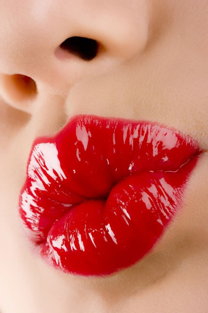 rote-lippen-schminken-anleitung-lipgloss