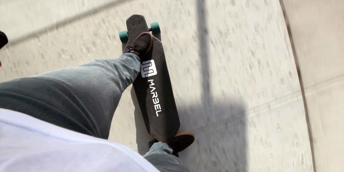 skateboard-marbel-cleveres-design-leichtes-gewicht-blick-von-oben
