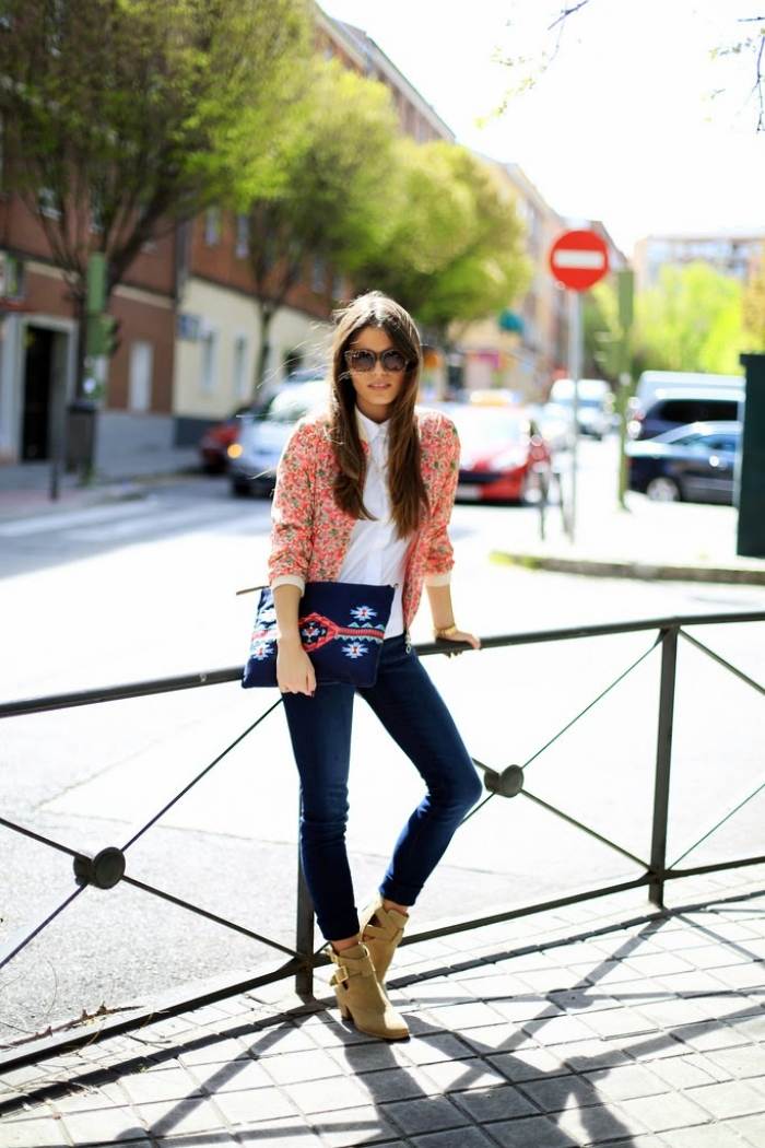 Jeans Outfit -mode-kleidung-kombinieren-stiefeletten-sportlich-elegant-herbst-trend-look