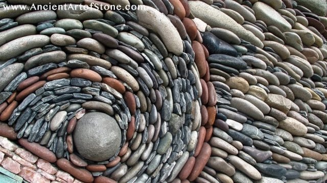 stein-mosaikkunst-gewirbelt-Grundelemente-Steine-Farben-Zwischenräume