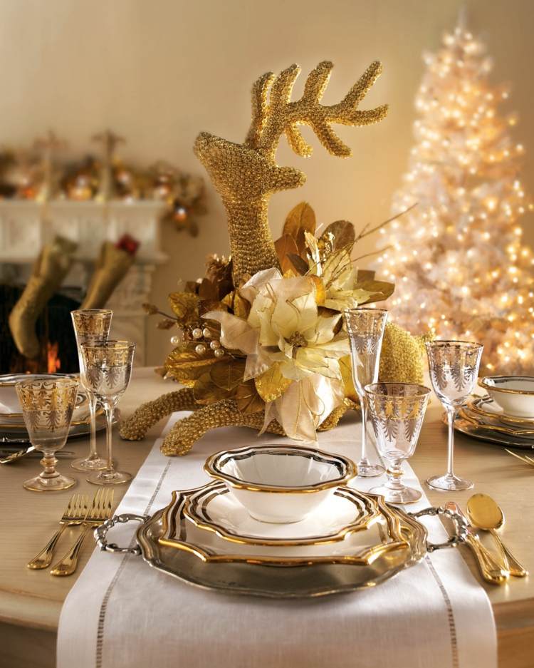 tischdekoration zu weihnachten glamour gold rentier blumen weihnachtsbaum