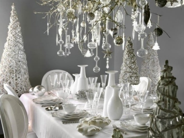 winter-weihnachten-dekorieren-essplatz-kronleuchter-mit-kristallen
