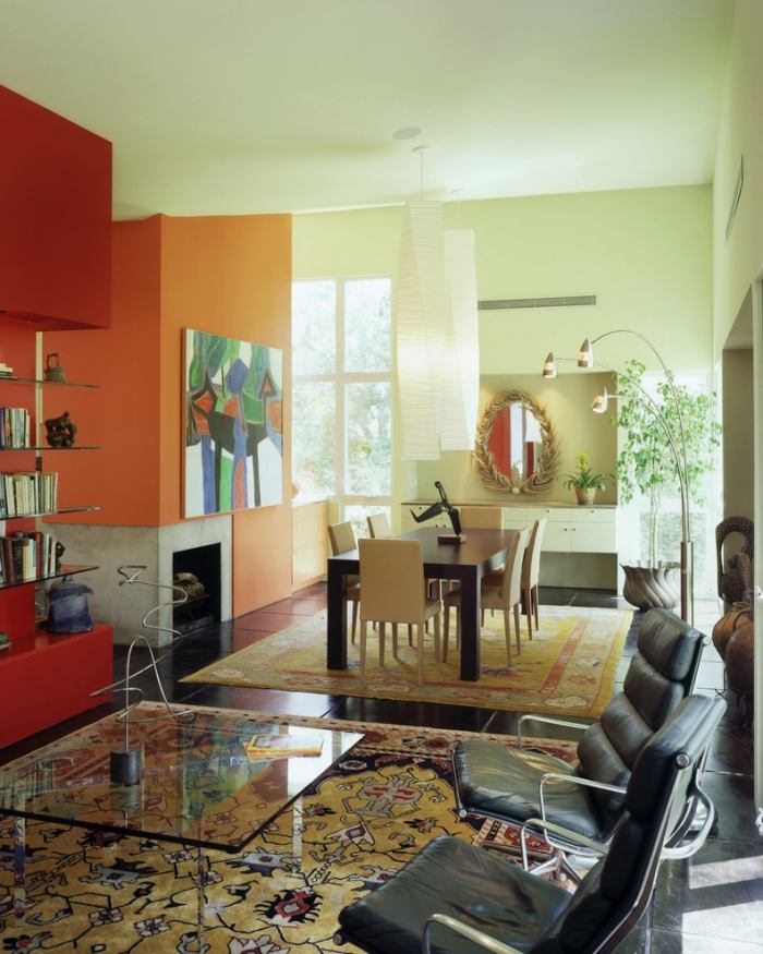 wände-gestalten-wohnzimmer-essbereich-farbe-rot-gemütliches-ambiente