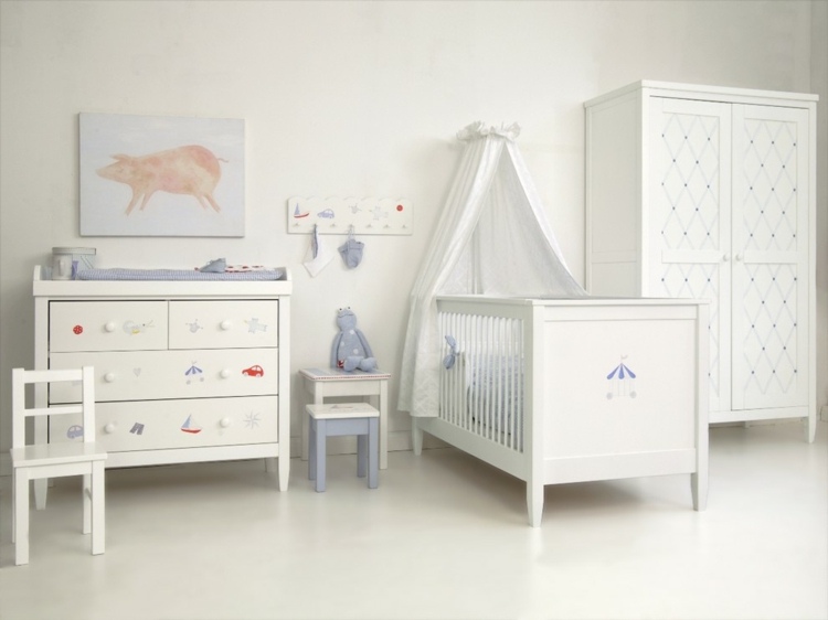 Babyzimmer Blau Weiß gestalten Ideen Himmelbett