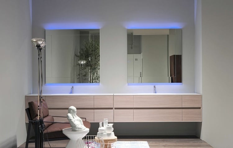 Bad ohne Fenster aufhellen Ideen Badezimmerspiegel mit Beleuchtung