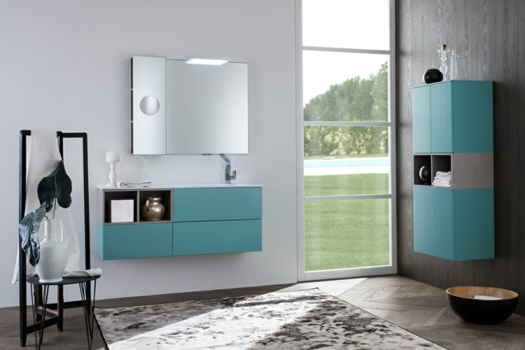 Designer Möbel Spiegel blaue Farbe modernes Bad gestalten