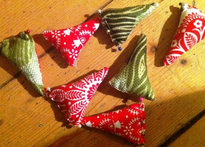 Dreieck-Weihnachtsbäume-aus-Textil
