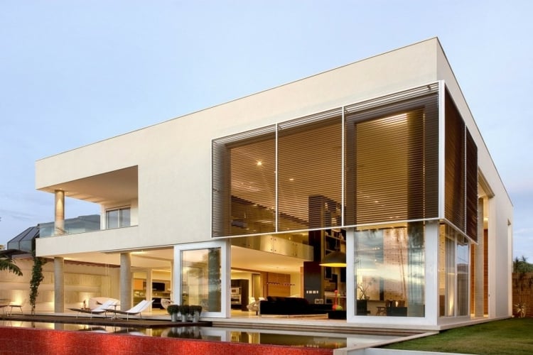 Einfamilienhaus mit Glasfassade Brasilien stilvolle moderne Architektur