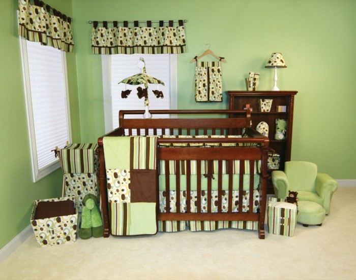 Grün-und-braun-in-dem-Baby-Zimmer