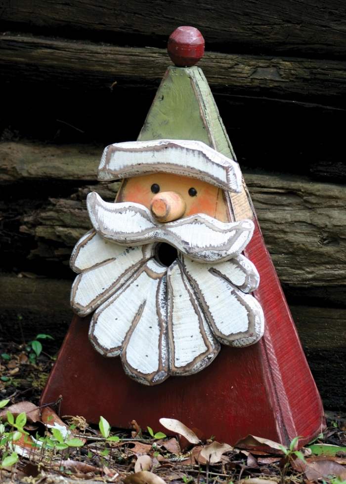 Holzdekoration-Weihnachtsmann-mit-Bart-aus-Holz-basteln-mit-farbe-bemalt