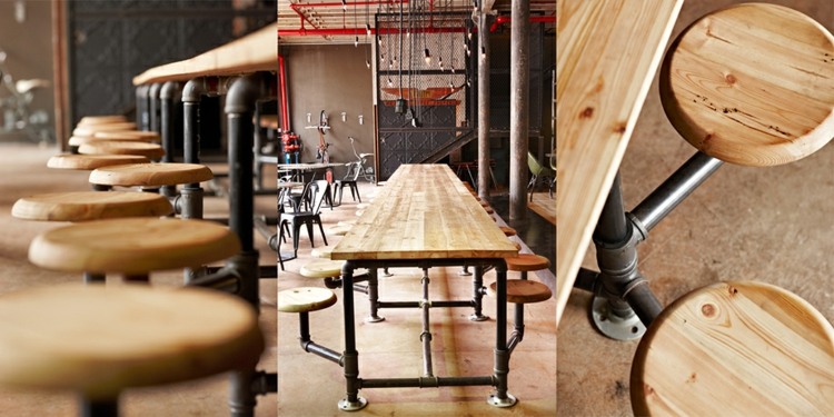 Holztisch Barhocker Metall Beine industrielles Interieur Cafe