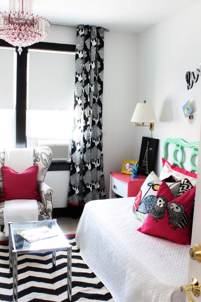 Kinderzimmer-Mädchen-Farbgestaltung-Textilien-kräftige-Farben-Teppich-gemustert
