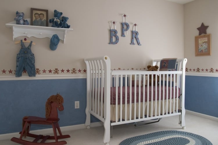 Kinderzimmer gestalten Wanddeko Baby Junge Buchstaben