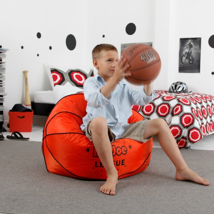 Kinderzimmer stilvoll einrichten Sitzsack Sport Thema Ideen