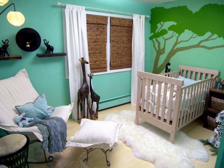 Kinderzimmer-streichen-minzgrün-gestaltungsideen-wandtattoo-deko-baum