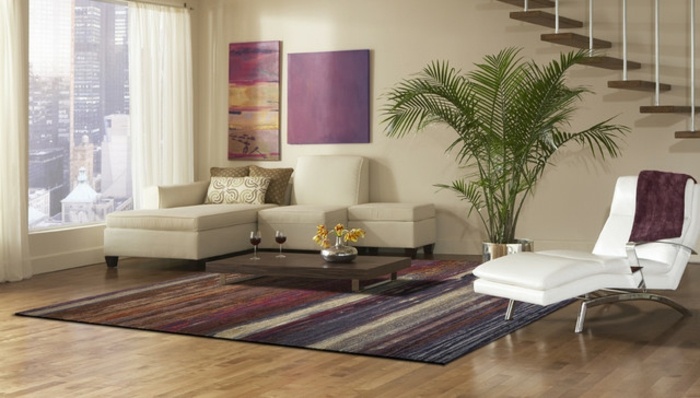 Liege-Stadt-Wohnung-Wohnzimmer-mit-Teppich