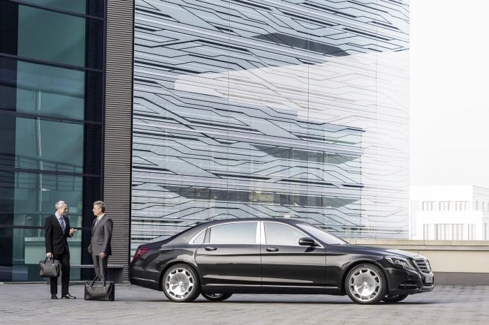 Mercedes-Maybach-S-600-Luxus-Klasse-klare-Architektur-Gestaltung-mit-edlen-Materialien-Bedienelementen