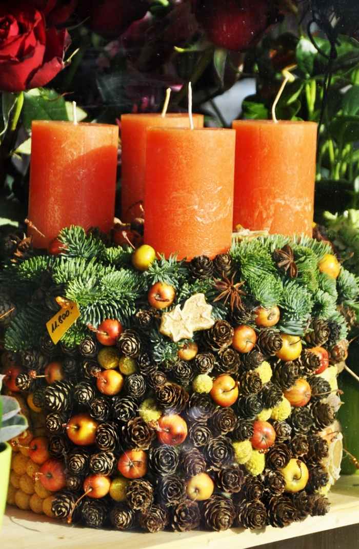 Naturmaterialien-Basteln-Weihnachtsdeko-Tannenzapfen-Walnüsse-Stöckchen-Reisigsterne