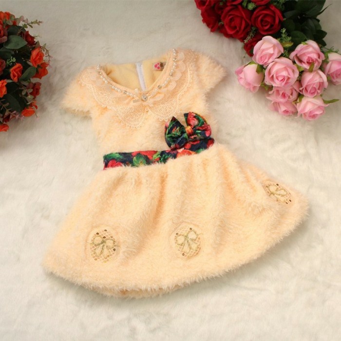 Pfirsich-Farbe-Kleid-für-Baby-Mädchen