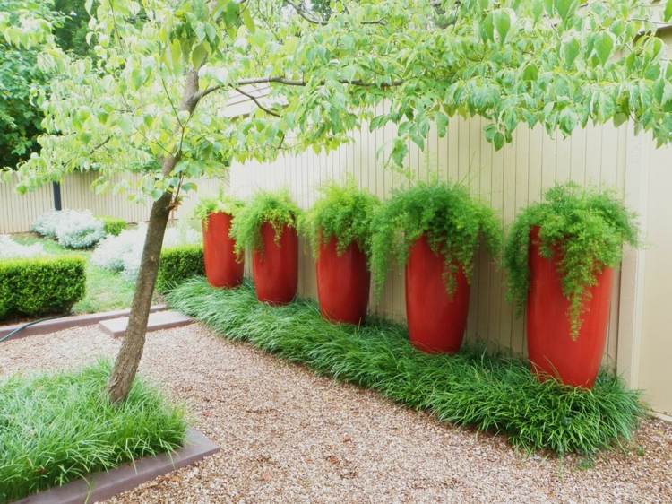 Pflanzkübel Gartengestaltung Beispiele Farbe bringen Ideen