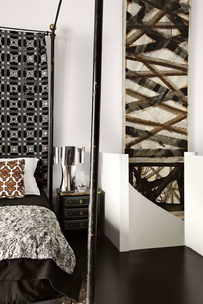 Santiago-Castillo-eklektische-wohnung-schwarz-weiß-schlafzimmer-design-dekoration