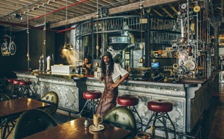 Steampunk Cafe einzigartiges Interieur Metall Details