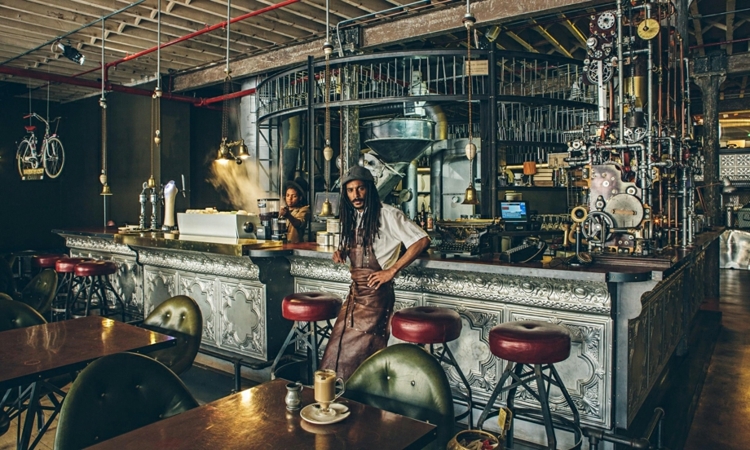 Steampunk Cafe einzigartiges Interieur Metall Details