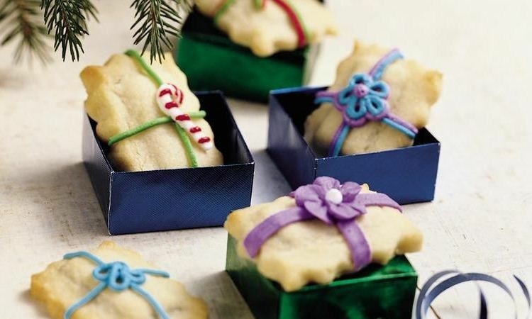 Weihnachten Kekse Plätzchen Zuckerguss verzieren