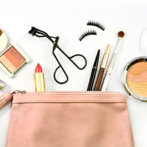 Wimpernzange Handtasche tragen Ideen Make-up Zubehör