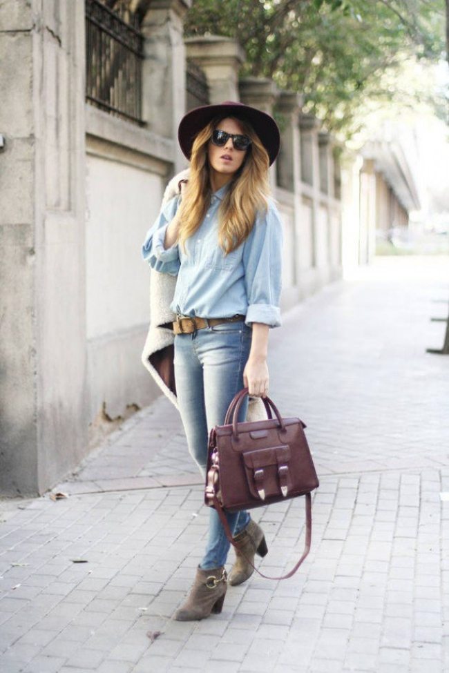 breitkrempiger-filzhut-unifarben-Winter-Kollektion-Accessoires-bordeaux-jeans-hemd