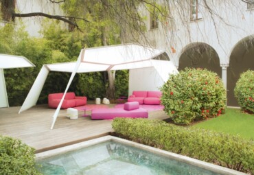 cabanne gartenpavillon weiss textil geometrisch form pink moebel