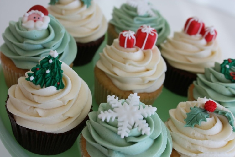 cupcakes-für weihnachten nachtisch schneeflocke geschenk tannenbaum