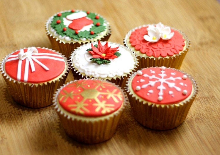 cupcakes-weihnachten-ideen-fondant-figuren