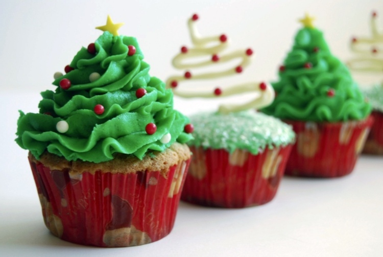 cupcakes für weihnachten ideen-glasur-perlen