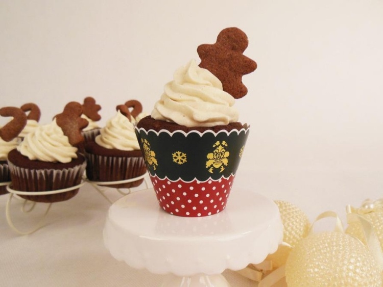 dekorativer-muffinfoermchen-weihnachtsmotive-lebkuchenmann