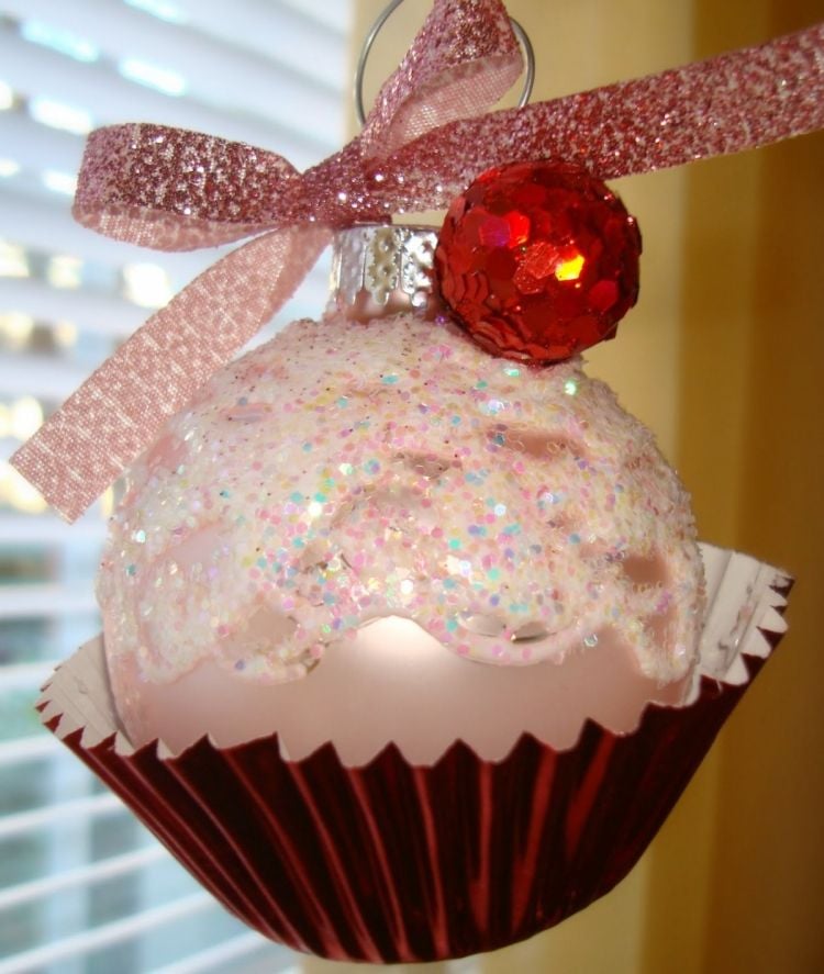 diy-weihnachtsschmuck-styrofoam-ball-cupcake