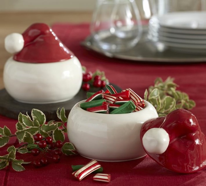 festliche Tischdeko Weihnachtsmotive Ideen Hagebutte Süßigkeiten