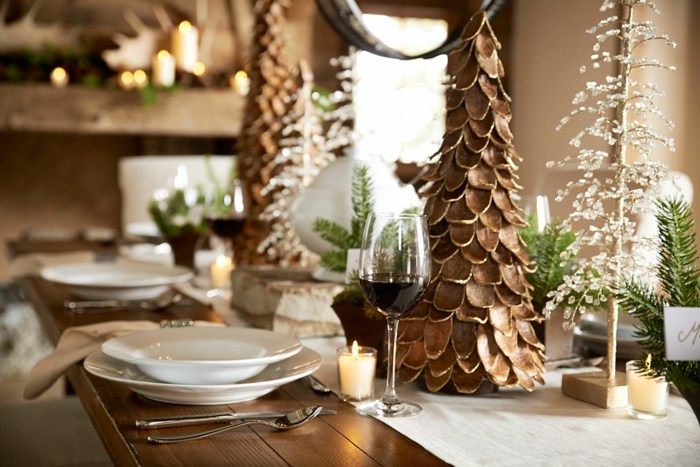 festliche Tischdeko zu Weihnachten Weihnachtsbaum selber basteln Windlichter