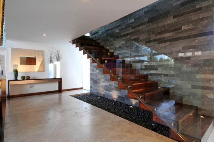 freischwebende Treppe Glas Geländer modern minimalistisch