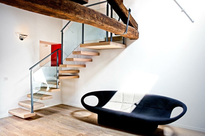 freitragende Holztreppe modern rustikal Einrichtung Landhausstil
