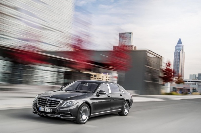 luxuriöse-Chauffeurslimousine-Mercedes-maybach-s-klasse