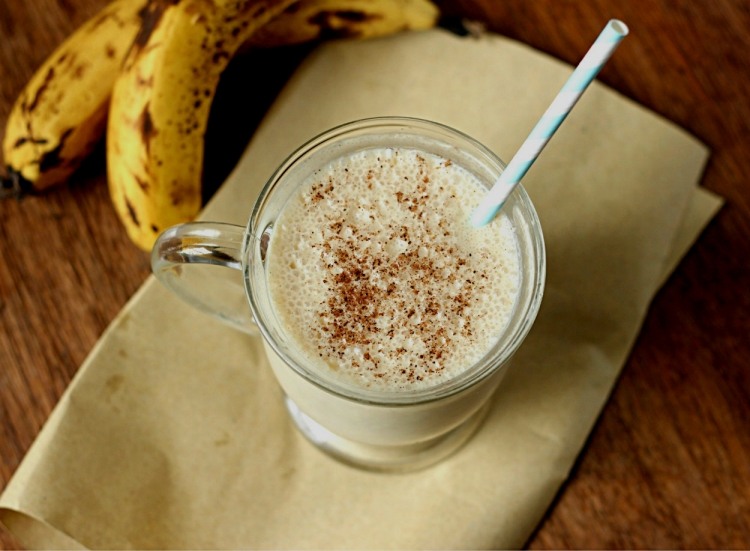 maca pulver wirkung gesundheit-smoothie-bananen