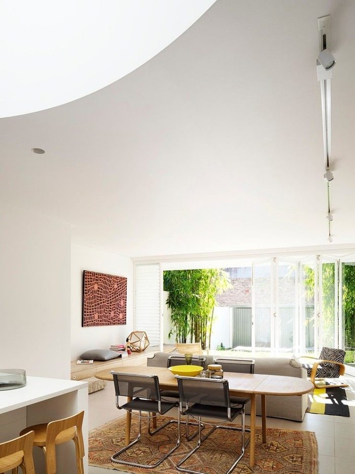 modernes-interieur-design-loft-stil-wohnung-esstisch-massivholz-ausziehbar