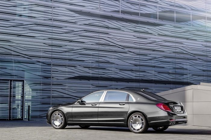 neuer-Mercedes-Maybach-S-600-Suv-Extraklasse-besondere-Gestaltung-der-Seitenwand