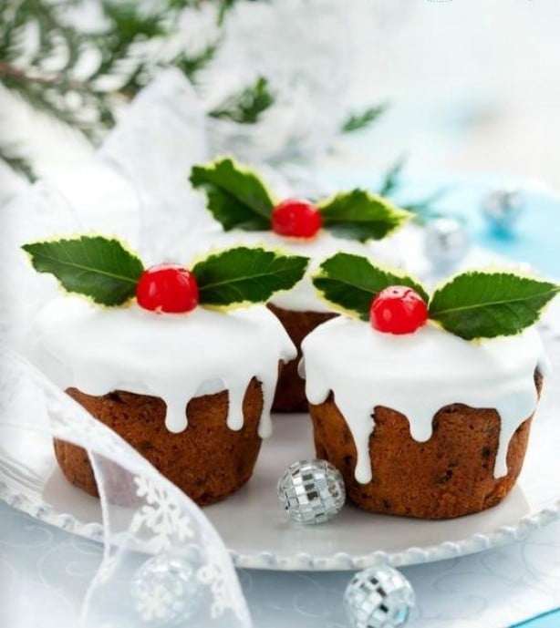 schoko-muffins-weihnachten-weisse-glasur-schnee-ahnlich