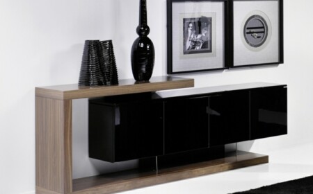 schwarzes Sideboard