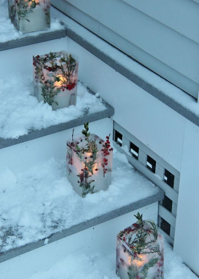 weihnachten-laternen-diy-aus-massivem-Eis-außentreppe-beleuchtung-romantisch