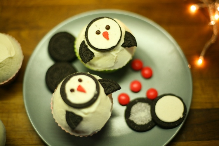 weihnachts-cupcakes--oreo-penguine