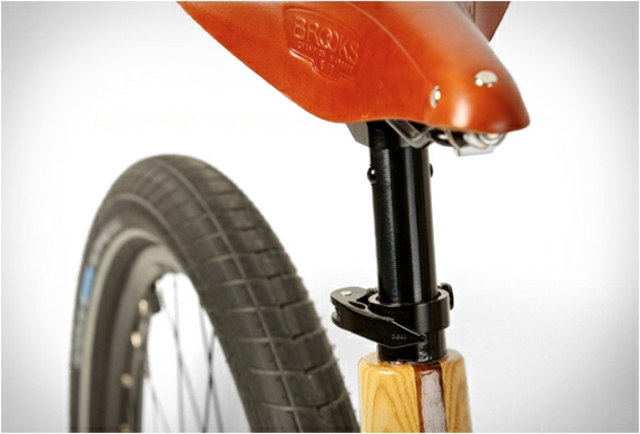 Designer-Fahrrad-aus-Holz-von-Brooks