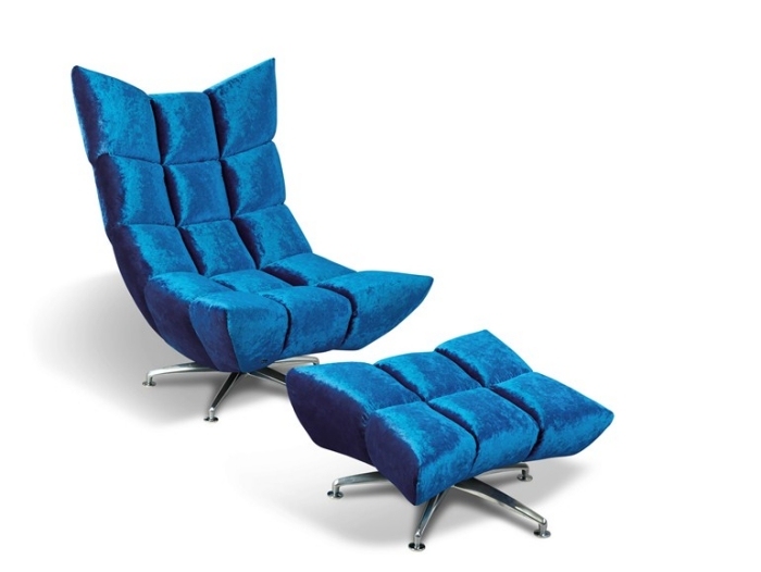 Drehbarer-Sessel-mit-hoher-Rückenlehne-blau-Hangout-Bretz-Wohnträume